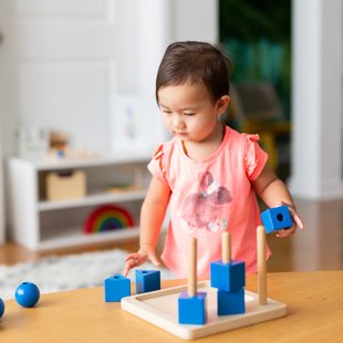 Montessori-Diplomlehrgang für pädagogische Fachkräfte Stapel